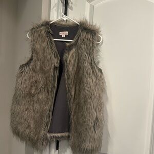 Faux fur vest. Size S.